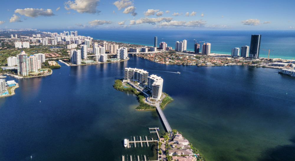 Privé Island Aventura 