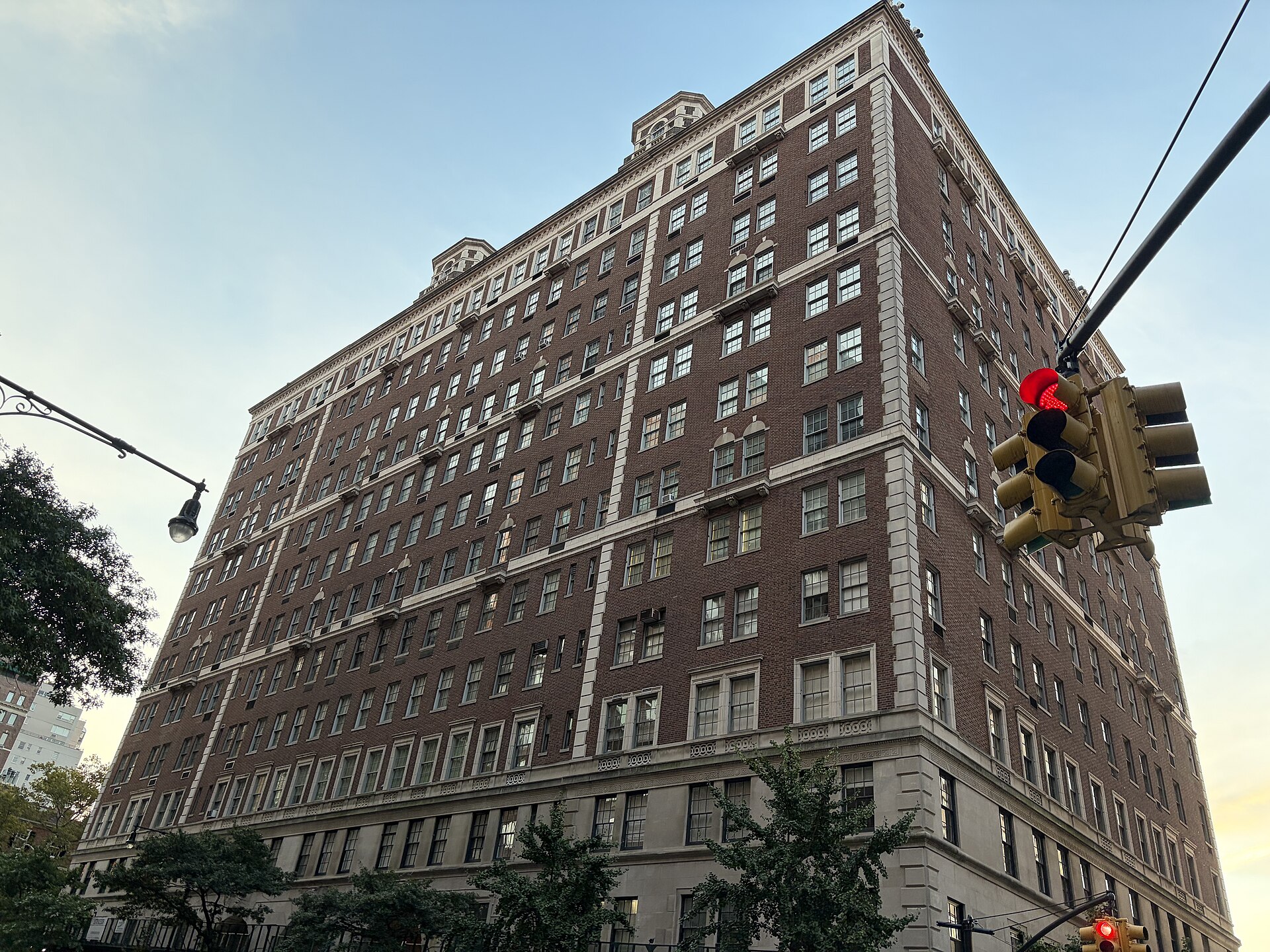 1 Sutton Place South exterior in Manhattan