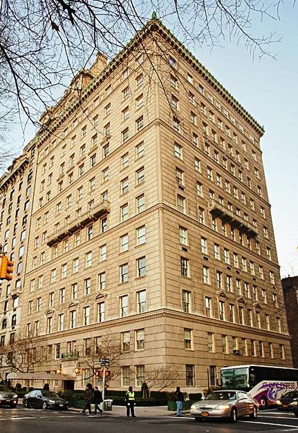 820 Fifth Avenue exterior in Manhattan