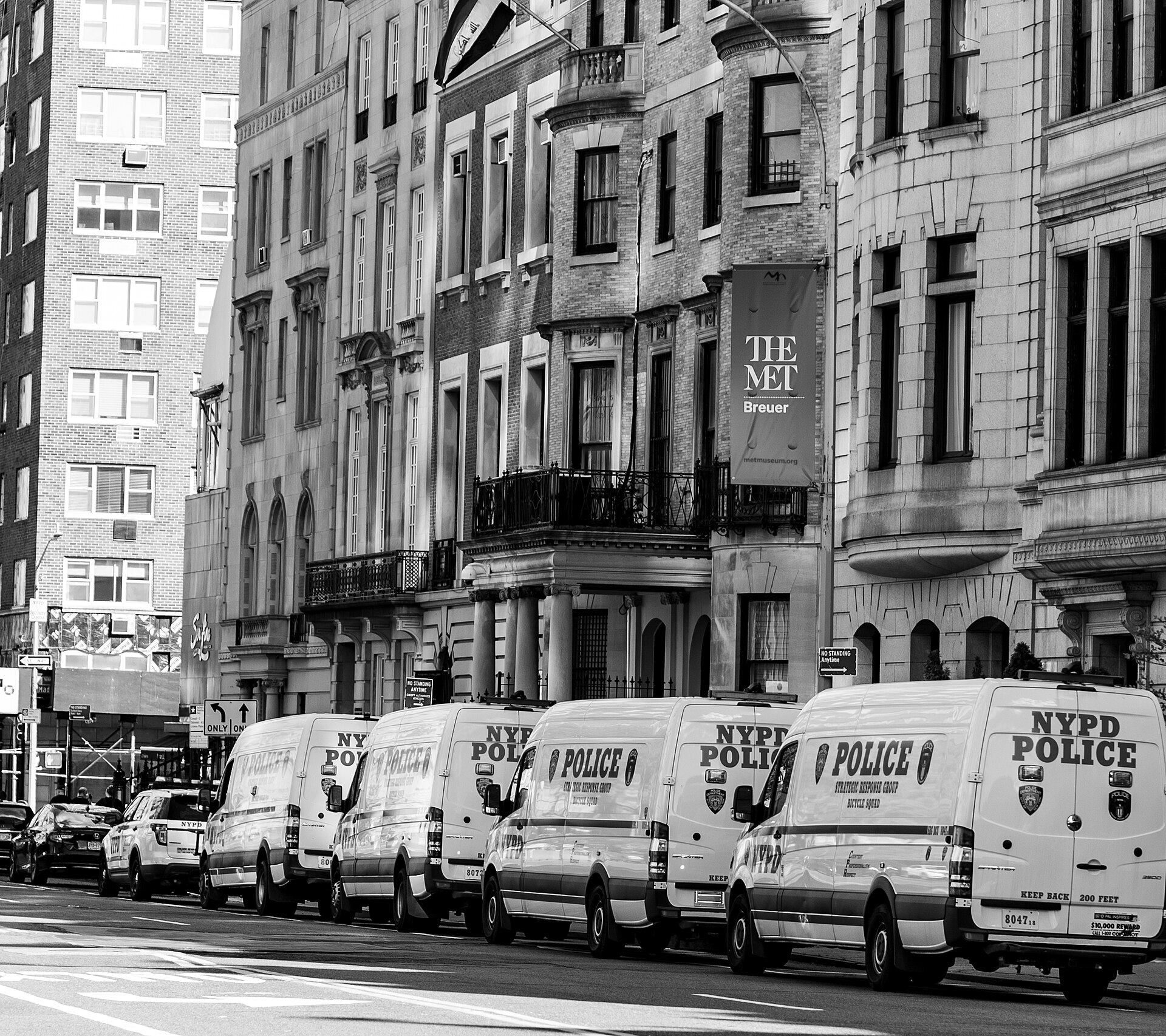 990 Fifth Avenue exterior in Manhattan