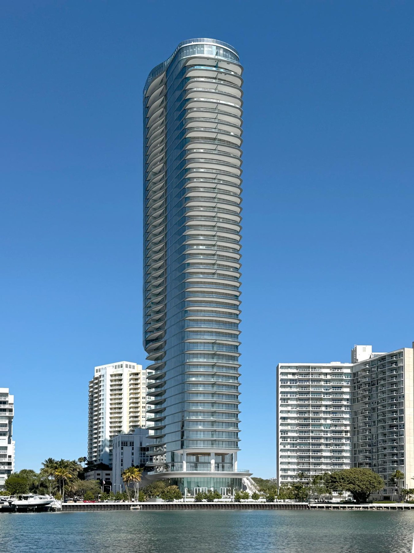 Una Residences exterior in South Brickell