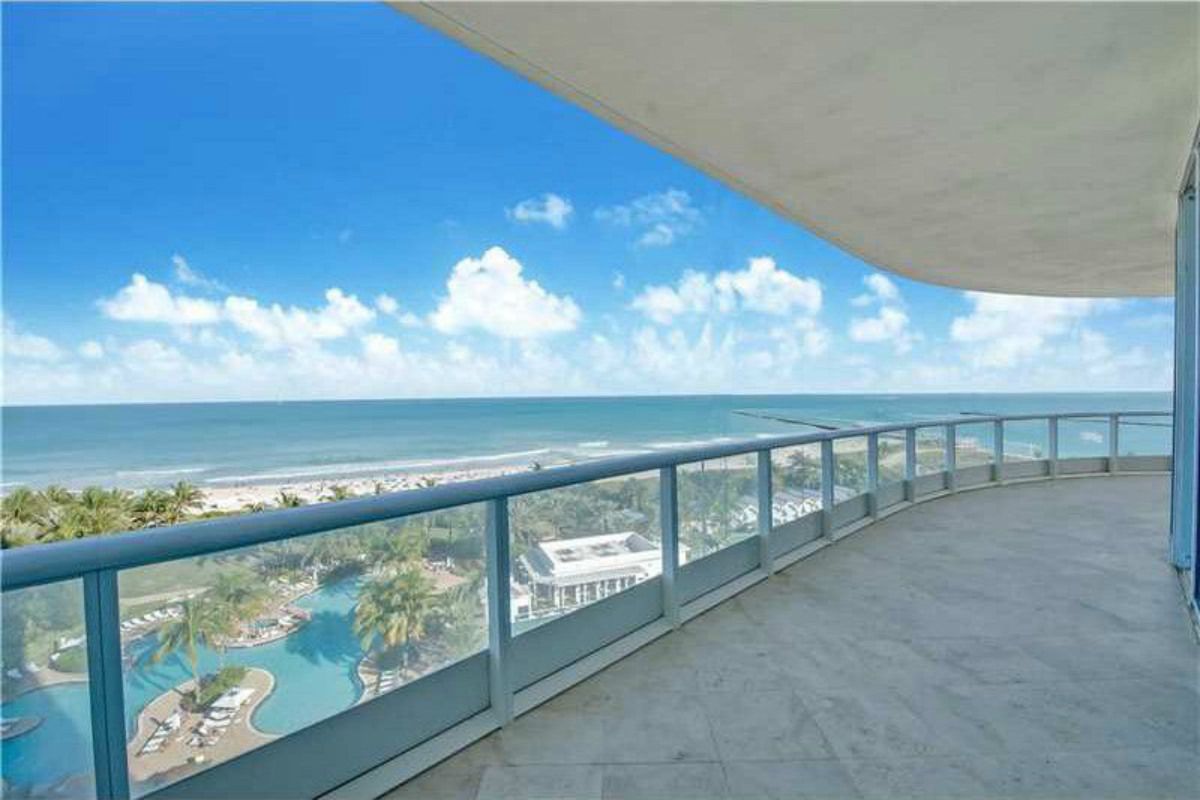 Oceanfront terrace at Continuum South Beach