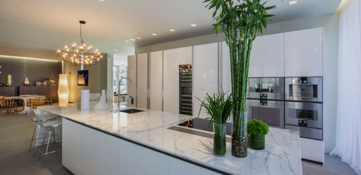 Contemporary Snaidero kitchen in an Oceana Bal Harbour residence