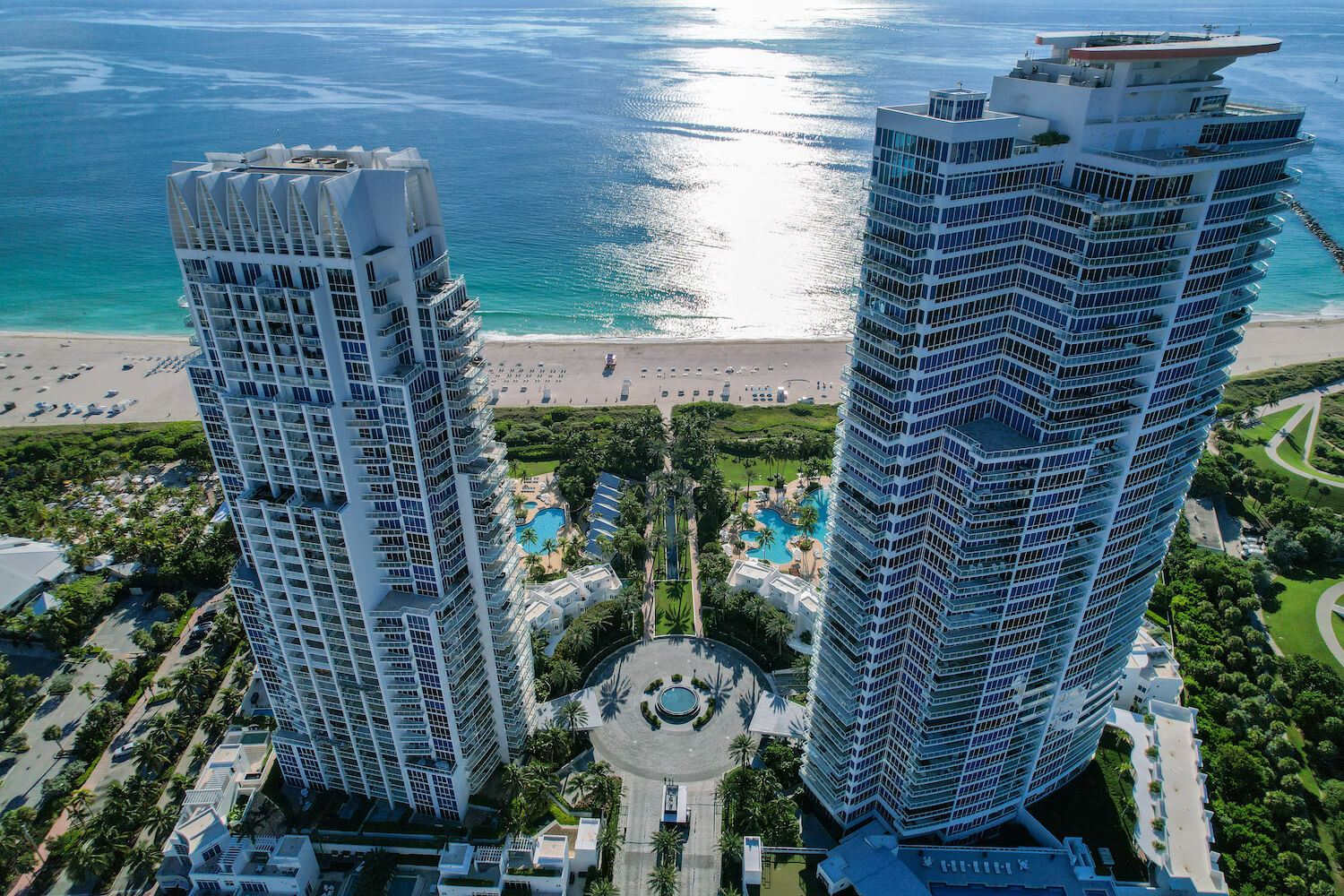 Continuum North Tower building and residence view 1